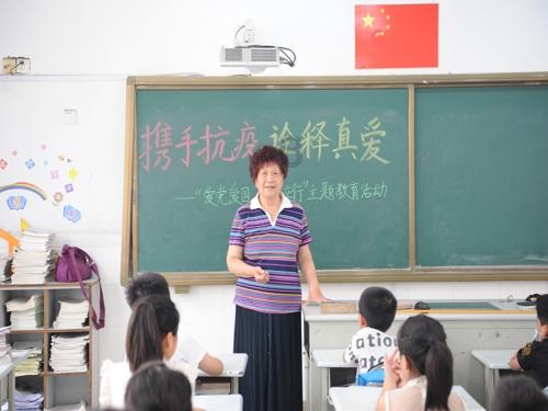 柳林：“星程暖冬”为900余名环卫工人送上“爱心早餐”